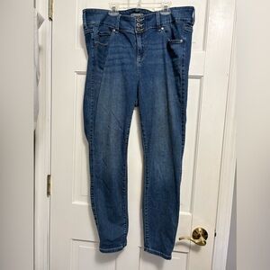 TORRID Jegging Medium Wash Super Soft Stretch Jeans 18R